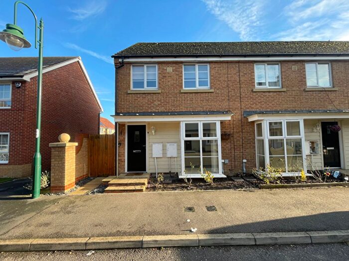 3 Bedroom End Terrace House To Rent In Kennedy Street, Hampton Vale, PE7