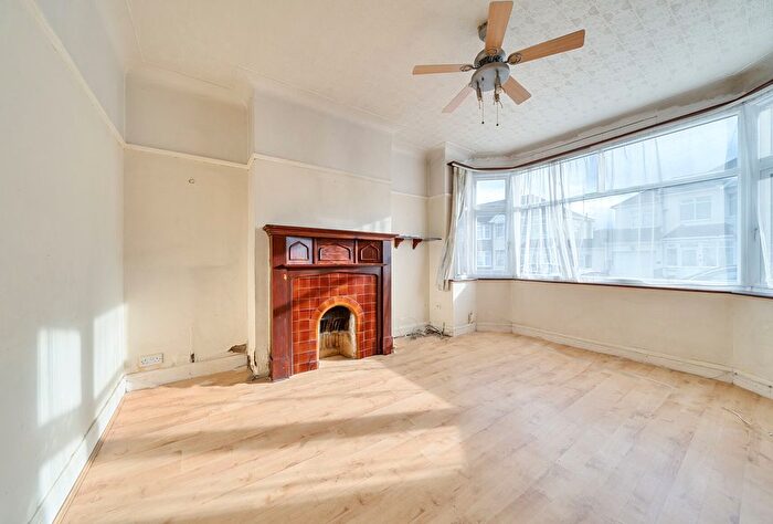 3 Bedroom Terraced House For Sale In Byron Avenue, London, NW9
