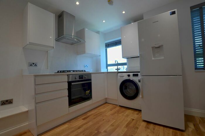 2 Bedroom Flat To Rent In Queens Road, E17