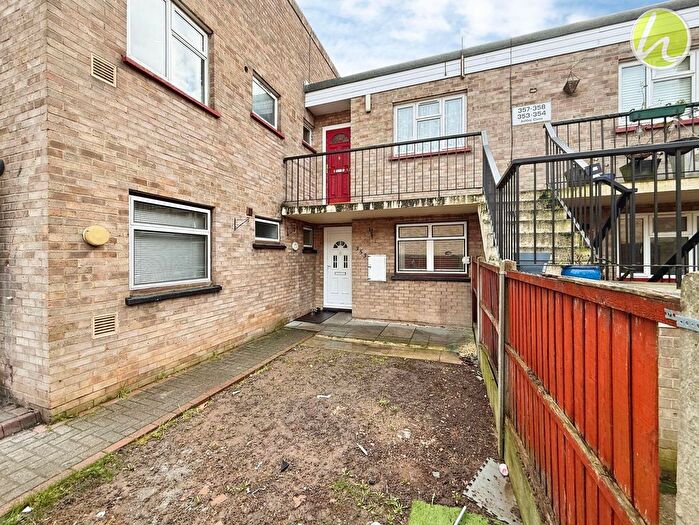 2 Bedroom Flat For Sale In Ashley Close, Corringham, SS17