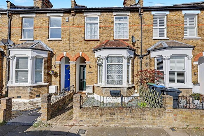 2 Bedroom House For Sale In Canonbury Road, Enfield, EN1
