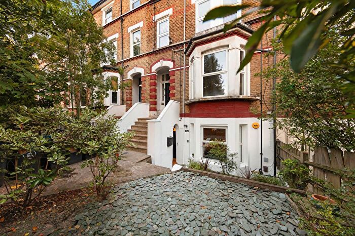1 Bedroom Flat For Sale In Penge Road, London, SE20