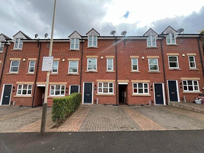 4 Bedroom Town House To Rent In Blue Fox Close, West End, Leicester, LE3