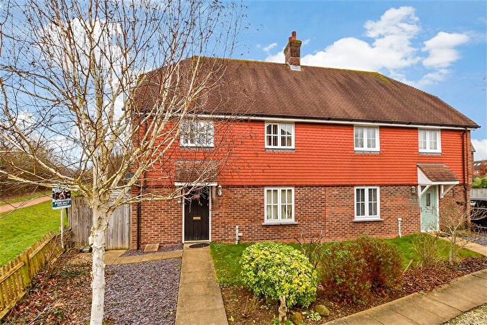 3 Bedroom Semi-Detached House For Sale In Morris Drive, Billingshurst, West Sussex, RH14