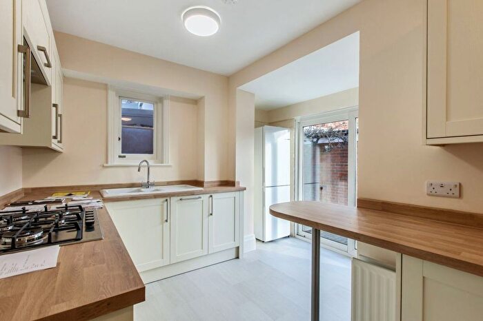 4 Bedroom Flat To Rent In Rockdale Road, Sevenoaks, TN13