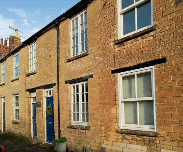 2 Bedroom Terraced House To Rent In Broad Street, Bampton, Oxfordshire, OX18