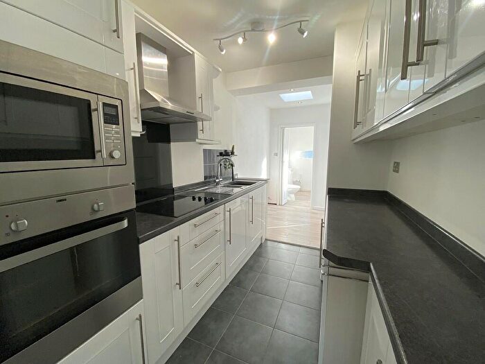 3 Bedroom End Of Terrace House For Sale In Lealand Road, Drayton, Hampshire, PO6