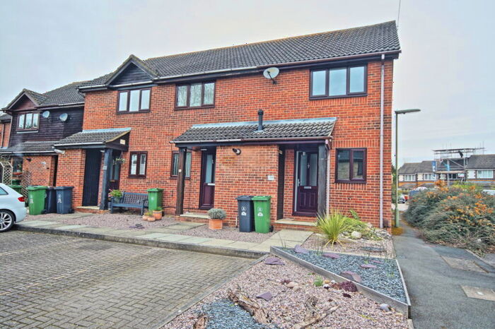 2 Bedroom Terraced House To Rent In West End, Woking, GU24