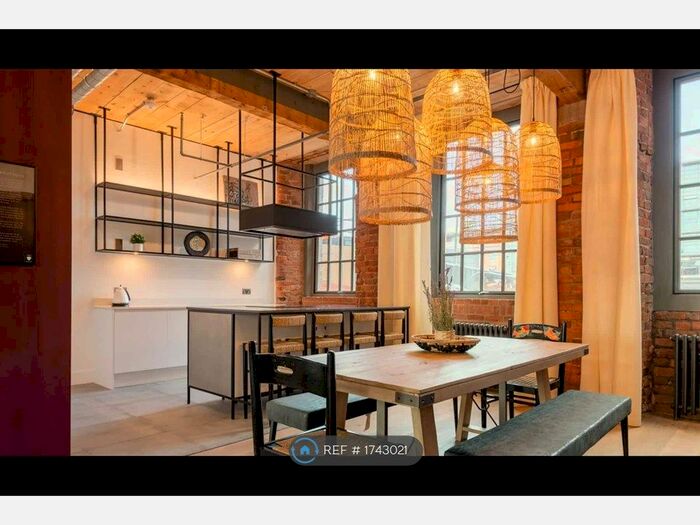 2 Bedroom Flat To Rent In Binns Place, Manchester, M4