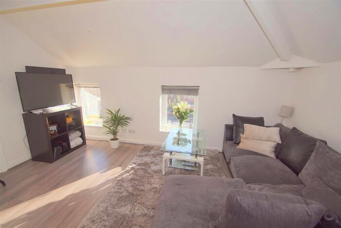 1 Bedroom Flat To Rent In Sugar Well Court, Meanwood Road, Leeds LS7