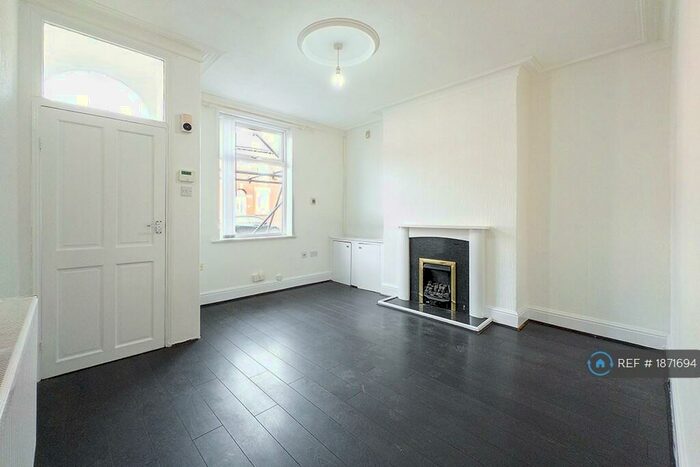 2 Bedroom Terraced House To Rent In Abbey Hey Lane, Abbey Hey, Manchester, M18