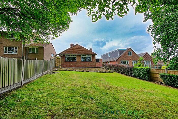 2 Bedroom Detached Bungalow To Rent In Longedge Lane, Wingerworth, Chesterfield, Derbyshire, S42