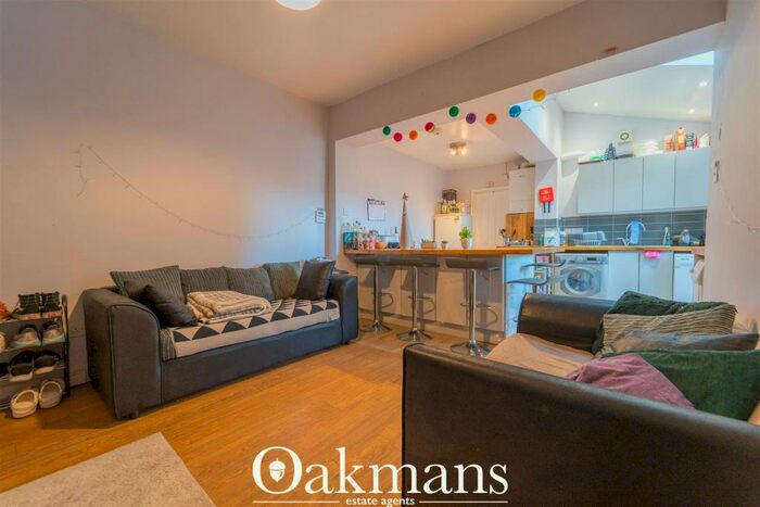 5 Bedroom House To Rent In Winnie Road, Selly Oak, B29