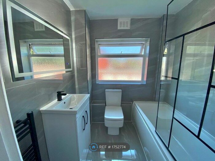 1 Bedroom Flat To Rent In Fleming Court, Southampton, SO19