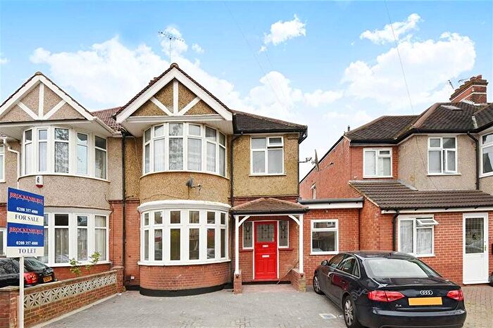 3 Bedroom Flat To Rent In Rusland Park Road, Harrow-On-The-Hill, Harrow, HA1