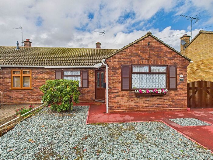 2 Bedroom Semi-Detached Bungalow For Sale In Hearsall Avenue, Stanford-Le-Hope, SS17