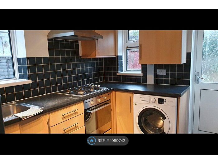4 Bedroom Semi-Detached House To Rent In Stonecross Road, Hatfield, AL10