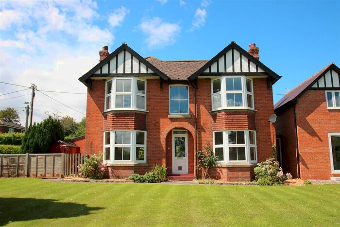 3 Bedroom Property To Rent In High Street, Great Cheverell, Devizes, SN10