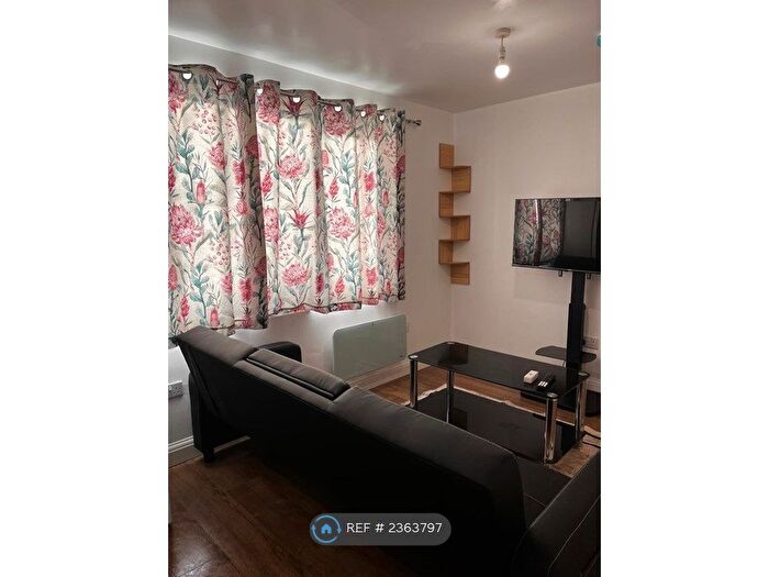 1 Bedroom Flat To Rent In Ringway, Northampton, NN4