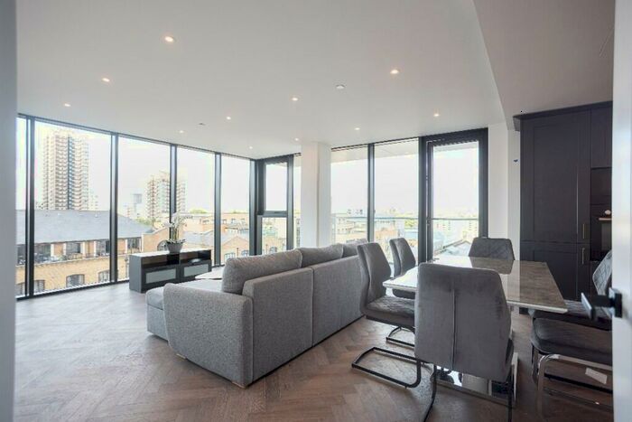 2 Bedroom Flat To Rent In London Docks, Tower Hill, E1W