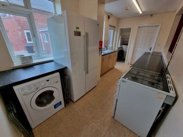 5 Bedroom Semi-Detached House To Rent In Alexandra Road, Leamington Spa, CV31