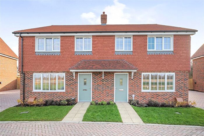 4 Bedroom Semi-Detached House For Sale In Loxwood Road, Alfold, Cranleigh, Surrey, GU6