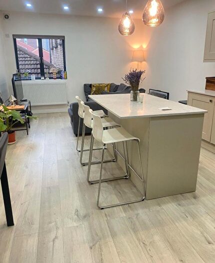 1 Bedroom Flat To Rent In Commercial Road, Aldgate, London, Uk, E1