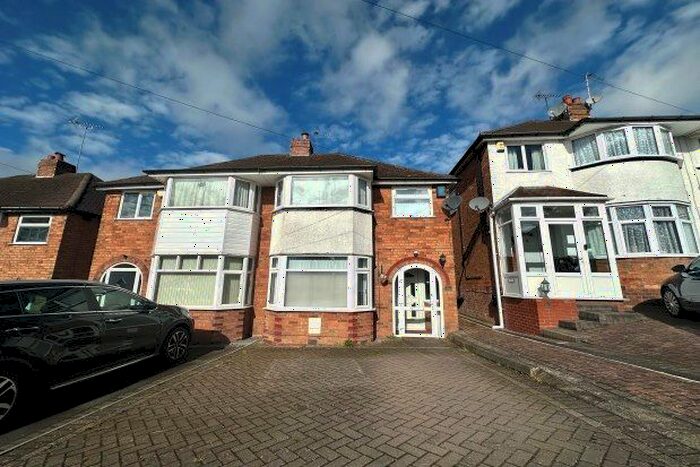 3 Bedroom Semi-Detached House To Rent In Bayford Avenue, Birmingham, B26
