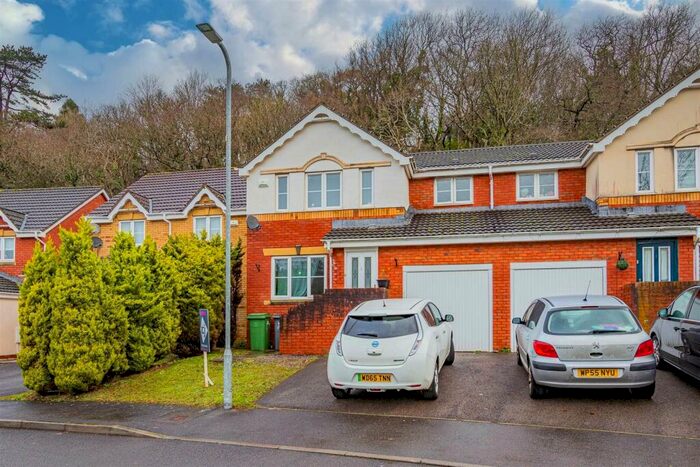 3 Bedroom Semi-Detached House To Rent In Heritage Drive, Caerau, Cardiff, CF5
