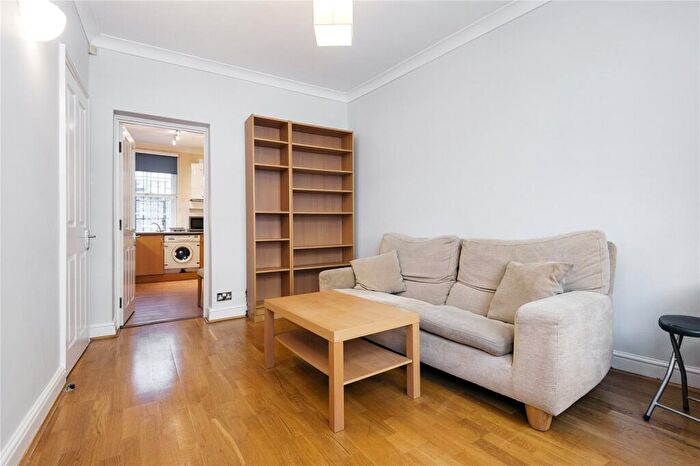 2 Bedroom Apartment To Rent In Vine Hill, London, EC1R