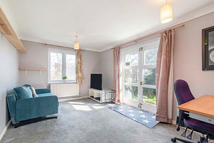 2 Bedroom Flat For Sale In Buxhall Crescent, Hackney Wick, E9