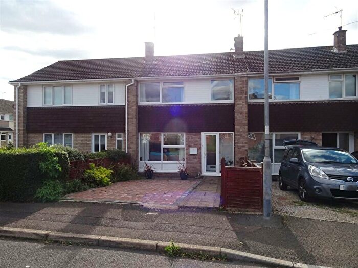 3 Bedroom Terraced House To Rent In Farm View, Taunton, TA2