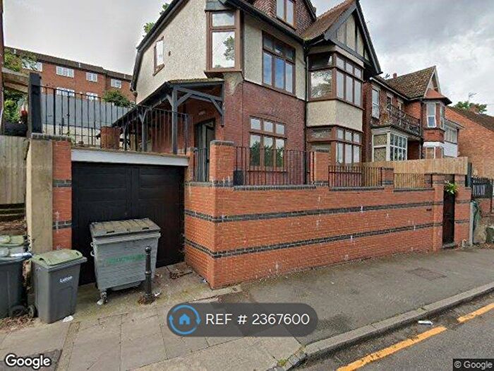 Studio To Rent In Ashburnham Road, Luton, LU1