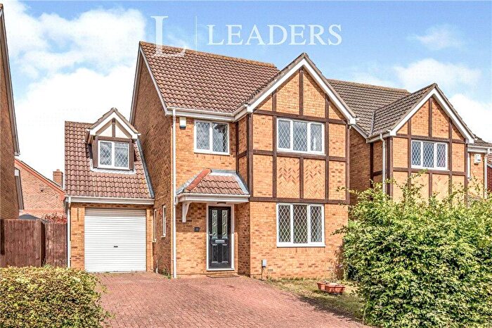 4 Bedroom Detached House For Sale In Lindisfarne Priory, Bedford, Bedfordshire, MK41