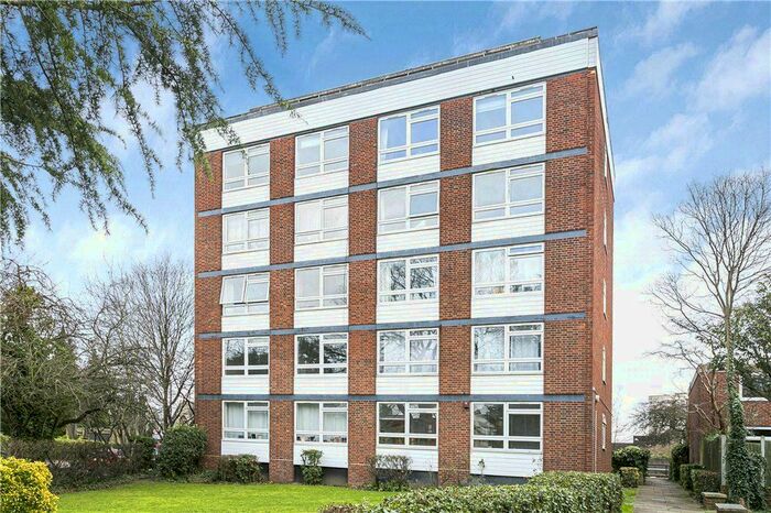 2 Bedroom Flat To Rent In Putney Heath Lane, Putney, SW15