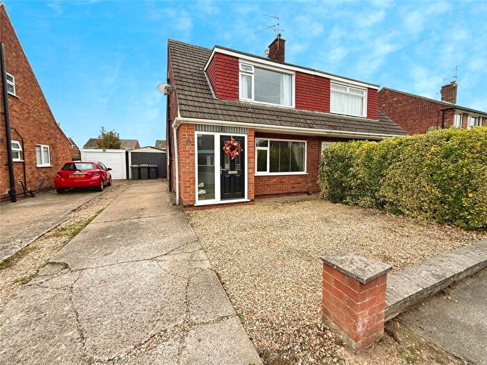 3 Bedroom Semi-Detached House For Sale In Chestnut Road, North Hykeham, Lincoln, Lincolnshire, LN6