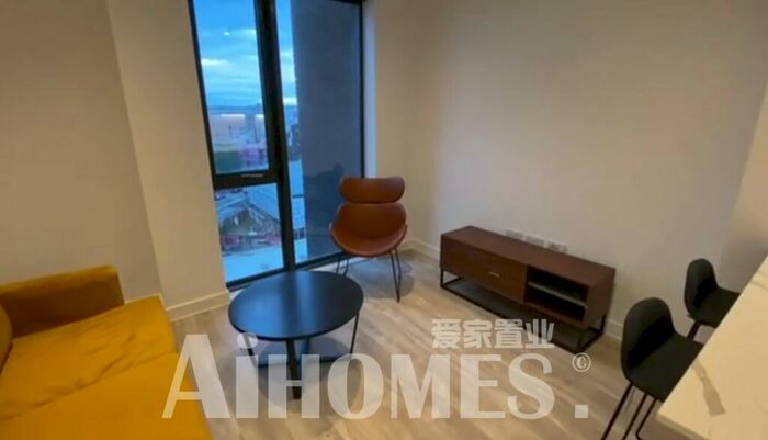 2 Bedroom Flat To Rent In Queen Street, Salford, M3
