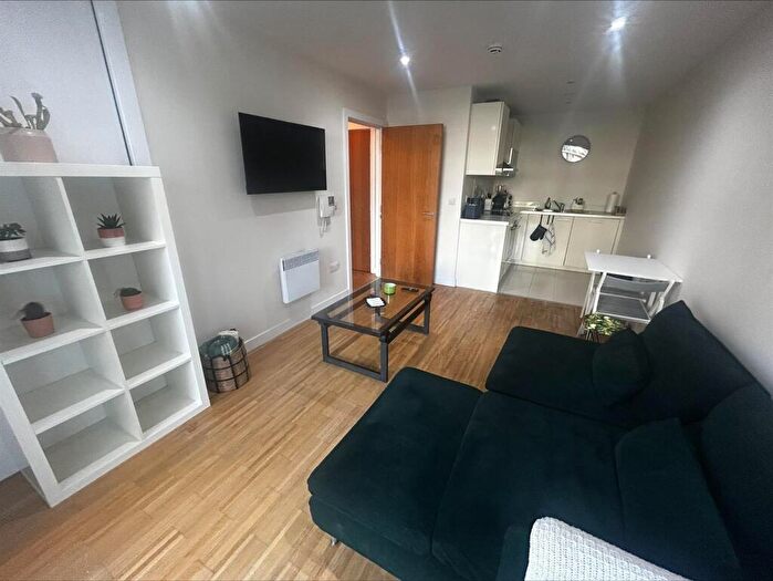 1 Bedroom Apartment To Rent In St Georges Island, Block, Kelso Place, M15