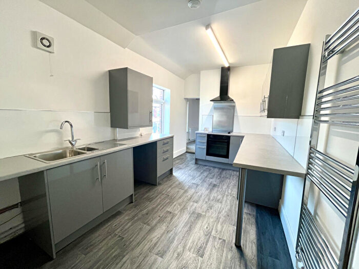 3 Bedroom Flat To Rent In Cambridge Street, ST16