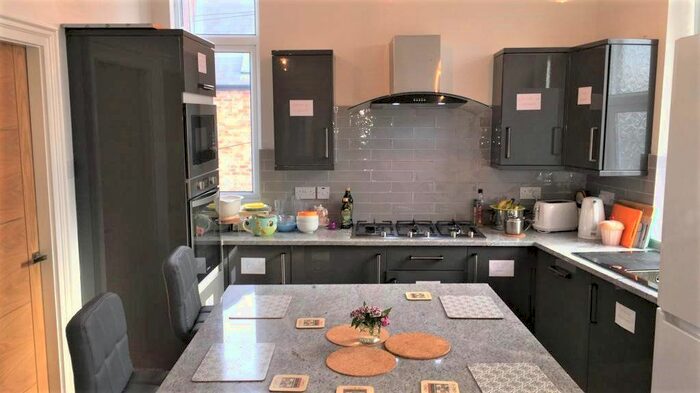4 Bedroom Maisonette To Rent In Doncaster Road, Sandyford, Newcastle Upon Tyne NE2