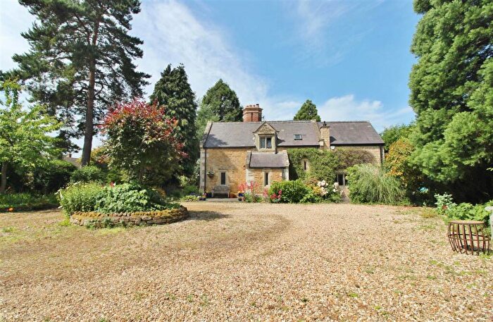 4 Bedroom Detached House For Sale In Horseshoe Cottage, West End, Harlaxton, NG32