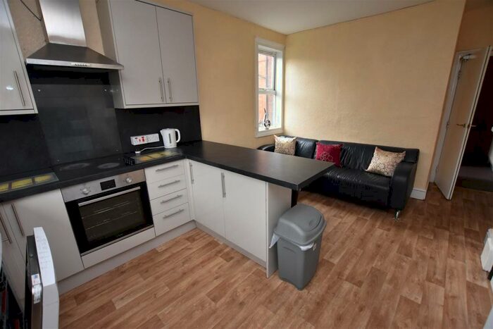 4 Bedroom Flat To Rent In Station Road, Harborne, Birmingham, B17
