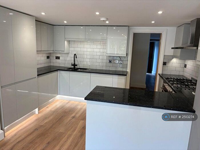 1 Bedroom Flat To Rent In Railway Approach, East Grinstead, RH19