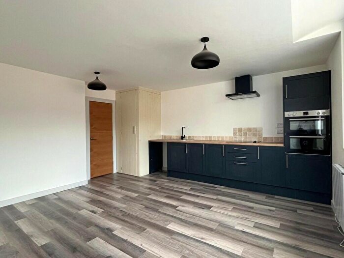 2 Bedroom Apartment To Rent In West Bars, Chesterfield, Derbyshire, S40