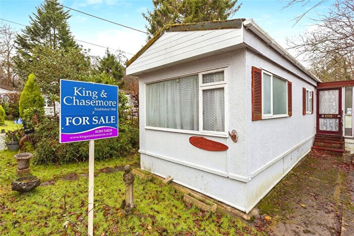 1 Bedroom Property For Sale In Turtle Dove Avenue, Turners Hill Park, Turners Hill, Crawley, RH10