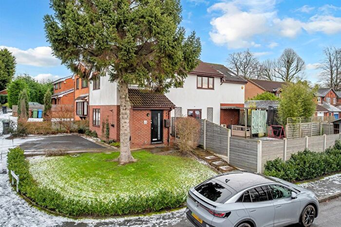 5 Bedroom Detached House For Sale In Alwinton Avenue, Heaton Mersey, SK4