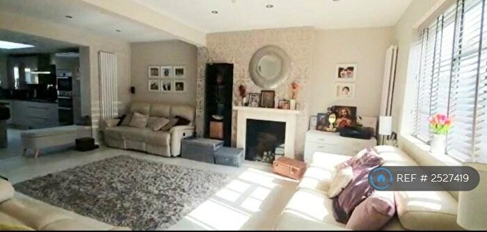 3 Bedroom End Of Terrace House To Rent In Cannon Road, Bexleyheath, DA7