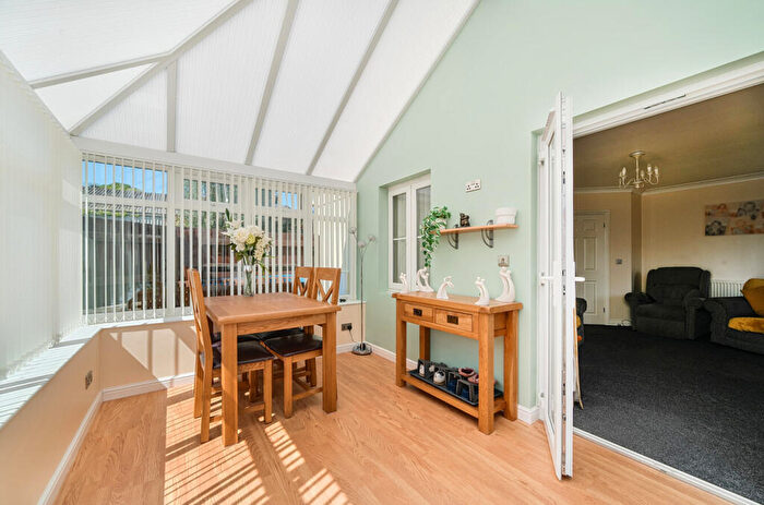 2 Bedroom Bungalow For Sale In The Deanes, Tiverton, Devon, EX16
