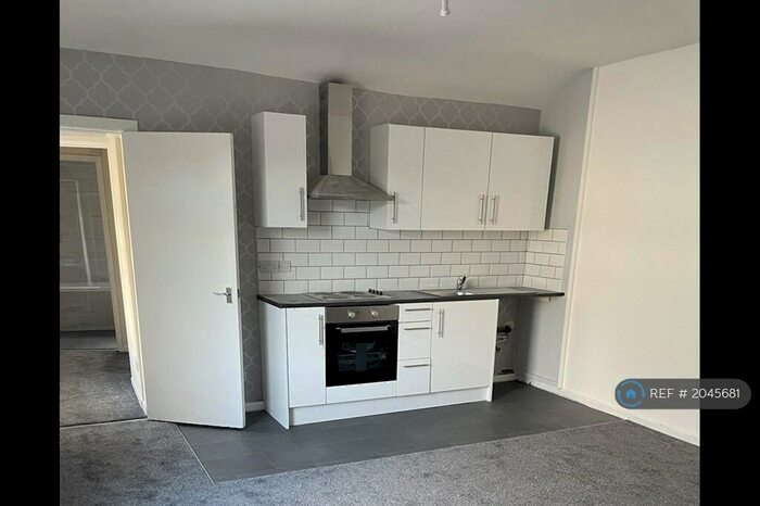 2 Bedroom Flat To Rent In Swinton, Manchester, M27
