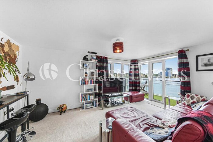 2 Bedroom Flat To Rent In St Davids Square, Docklands, London, E14